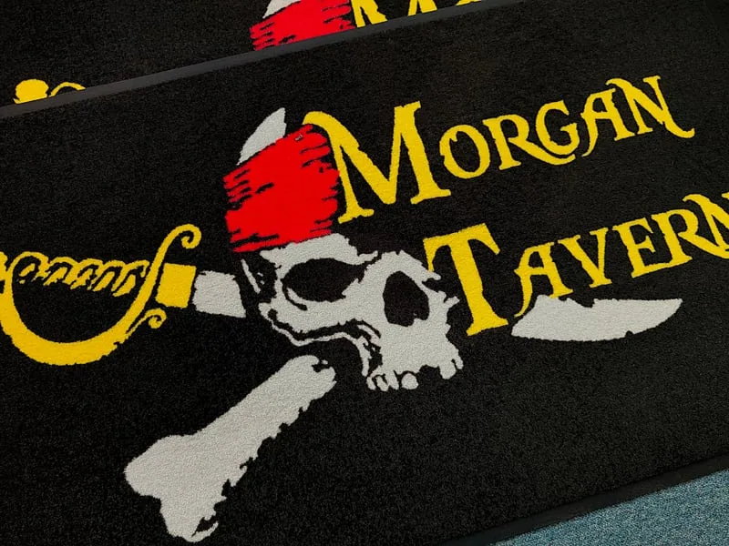 Hostelería de noche — MORGAN TAVERN